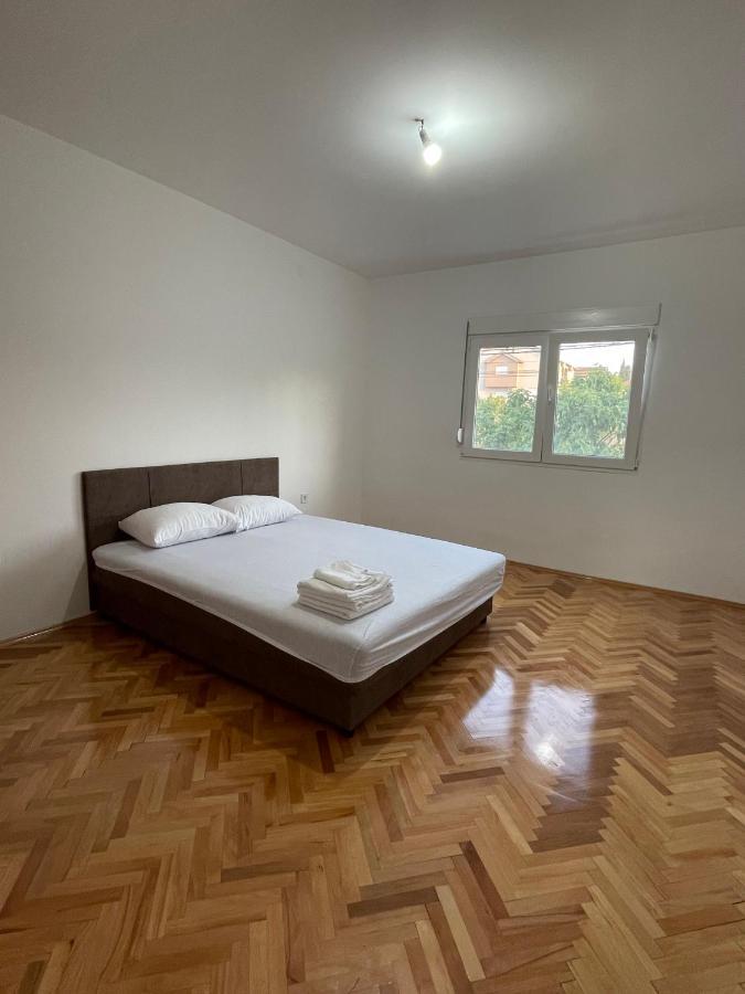 Entire Spacious Apartment With Free Parking Подгорица Екстериор снимка