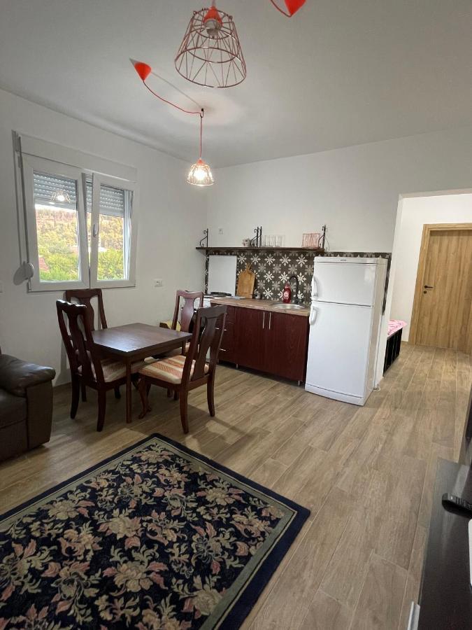 Entire Spacious Apartment With Free Parking Подгорица Екстериор снимка