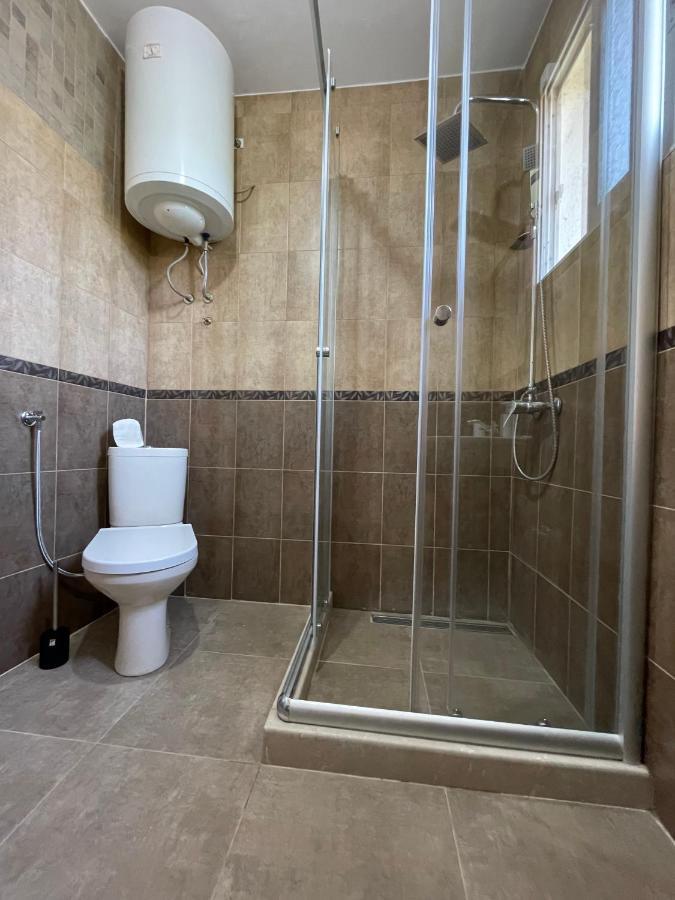 Entire Spacious Apartment With Free Parking Подгорица Екстериор снимка